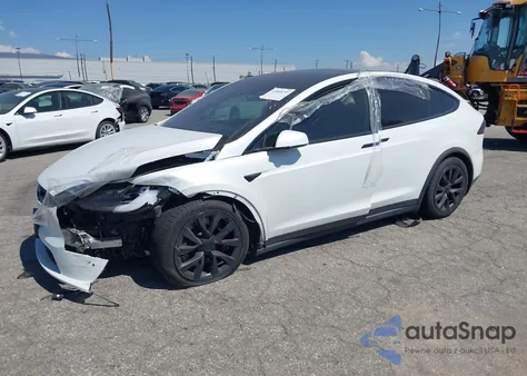 2022 Tesla Model X Plaid Tri Motor All-Wheel Drive z USA, uszkodzony, nr VIN 7SAXCBE64NF349253